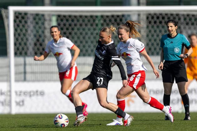GER, Leipzig, Soccer, Google Pixel Women Bundesliga, 21 Matchday, RB Leipzig vs SC Freiburg in the picture from l Sophie Nachtigall SC Freiburg 27 , Annabel Schasching RB Leipzig 16 , duel, 22 03 2025, RB Leipzig Training Academy Cottaweg Leipzig DFB REGULATIONS PROHIBIT ANY USE OF PHOTOGRAPHS AS IMAGE SEQUENCES AND OR QUASI VIDEO, Copyright: HMBxMedia PaulxFritz