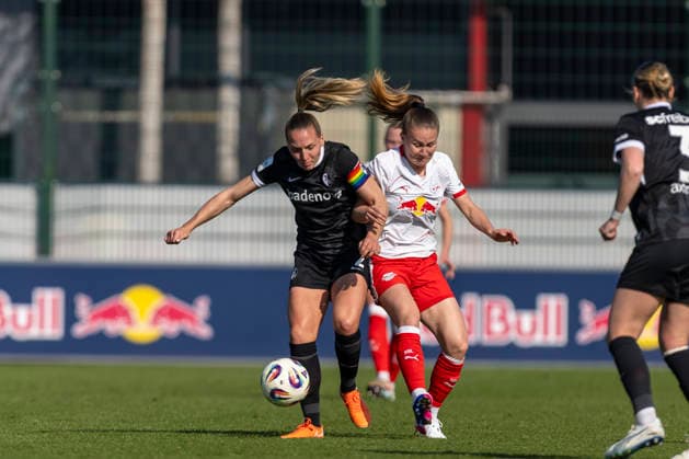 GER, Leipzig, Soccer, Google Pixel Women Bundesliga, 21 Matchday, RB Leipzig vs SC Freiburg in the picture from l Lisa Karl SC Freiburg 02 , Annabel Schasching RB Leipzig 16 , duel, 22 03 2025, RB Leipzig Training Academy Cottaweg Leipzig DFB REGULATIONS PROHIBIT ANY USE OF PHOTOGRAPHS AS IMAGE SEQUENCES AND OR QUASI VIDEO, Copyright: HMBxMedia PaulxFritz