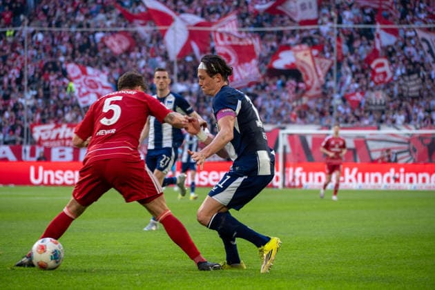 Germany 2 Bundesliga 2025 26 Fortuna Düsseldorf vs Hertha BSC, Matchday 27 22 03 2026 MERKUR SPIEL ARENA Düsseldorf in action Fabian Reese Hertha BSC,11 vs Moritz Heyer Fortuna Düsseldorf,5 Copyright: xOrhanxHabashx