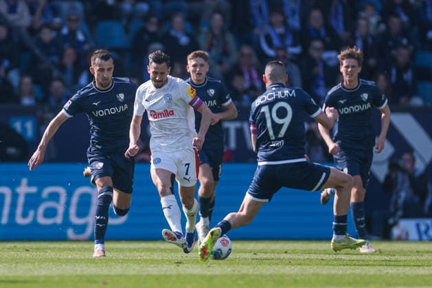 22 03 2026, Soccer, 2 Bundesliga, Matchday 27, VfL Bochum 1848 Holstein Kiel v l Erhan Masovic VfL Bochum 1848 , Steven Skrzybski Holstein Kiel , Matus Bero VfL Bochum 1848 Bochum Vonovia Ruhrstadion NRW Germany xRHR PHOTO DEx Copyright: DennisxEwert RHR-FOTOx RHR-FOTO DE