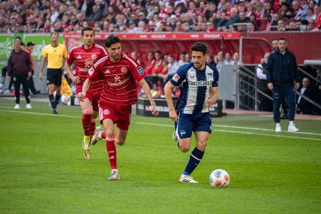 Germany 2 Bundesliga 2025 26 Fortuna Düsseldorf vs Hertha BSC, Matchday 27 22 03 2026 MERKUR SPIEL ARENA Düsseldorf in action Josip Brekalo Hertha BSC,7 vs Anouar El Azzouzi Fortuna Düsseldorf,8 Copyright: xOrhanxHabashx