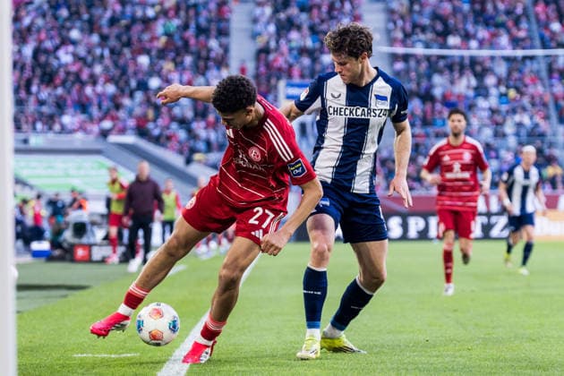 2 Soccer Bundesliga Fortuna Düsseldorf 1895 Hertha BSC Berlin 22 03 2026 duel Jordi Leander Paulina Fortuna Düsseldorf, 27 , Linus Gechter Hertha BSC Berlin, 44 2 Soccer Bundesliga, Fortuna Düsseldorf 1895 Hertha BSC Berlin, Düsseldorf, Merkur Spiel Arena on 22 03 2026 DFL REGULATIONS PROHIBIT ANY USE OF PHOTOGRAPHS AS IMAGE SEQUENCES AND OR QUASI VIDEO Copyright: xBEAUTIFULxSPORTS Wunderlx