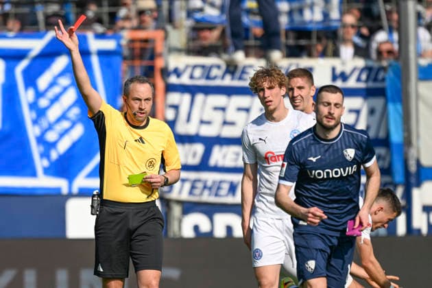 Matus Bero Bochum 19 Red Red Card by Patrick Alt SR 20 02 2026 ¢ Football ¢ VfL Bochum vs Holstein Kiel , Vonovia Ruhrstadion, Bochum, DFB DFL REGULATIONS PROHIBIT ANY USE OF PHOTOGRAPHS AS IMAGE SEQUENCES AND OR QUASI VIDEO Copyright: xpepphotox xHorstxMauelshagenx pep00321, pep_20260322_hm_314934