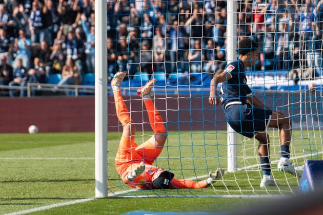 Germany 2 Bundesliga 2025 2026 Matchday 27, VfL Bochum vs Holstein Kiel Sunday, 22 03 2026 Vonovia Ruhr Stadion, North Rhine-Westphalia Timon Weiner Holstein Kiel, 1 goal to 2 2 by Philipp Hofmann VfL Bochum, 33 Copyright: xCelinaxLeiersx