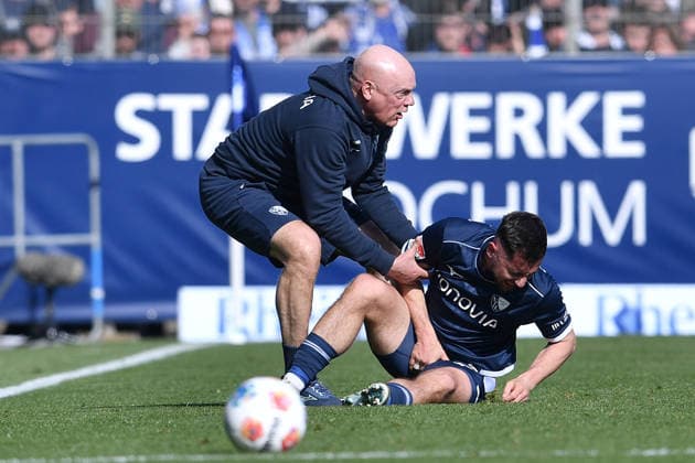Soccer 2 Bundesliga 27 Matchday VfL Bochum Holstein Kiel on 22 02 2026 at Vonovia Ruhrstadion in Bochum Uwe Rösler Coach Head Coach Bochum , left Maximilian Wittek Bochum , right DFL regulations prohibit any use of photographs as image sequences and or quasi video xRx