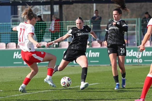 Google Pixel Womens Bundesliga, RB Leipzig SC Freiburg 22 03 2026 Alina Axtmann 3, SC Freiburg with a shot Football, Google Pixel Womens Bundesliga, Season 2025 2026, 21 Matchday RB Leipzig vs SC Freiburg on 22 03 2026, Training Center Cottaweg, Leipzig DFB REGULATIONS PROHIBIT ANY USE OF PHOTOGRAPHS AS IMAGE SEQUENCES AND OR QUASI VIDEO Copyright: xBEAUTIFULxSPORTS JanxKaeferx
