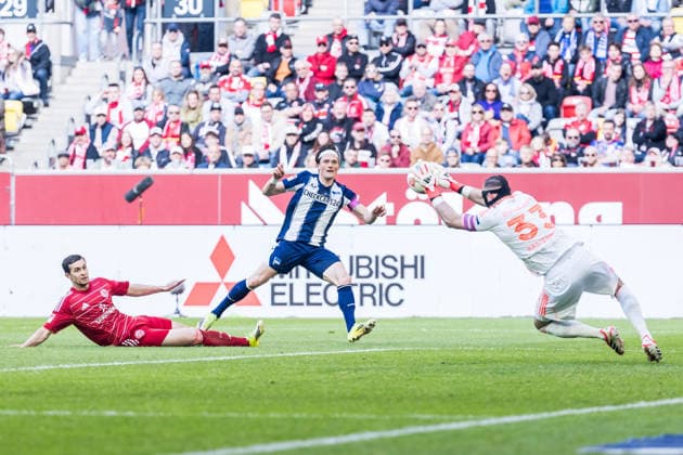 2 Soccer Bundesliga Fortuna Düsseldorf 1895 Hertha BSC Berlin 22 03 2026 Florian Kastenmeier Fortuna Düsseldorf, 33 blocks an attempt on goal by Fabian Reese Hertha BSC Berlin, 11 2 Soccer Bundesliga, Fortuna Düsseldorf 1895 Hertha BSC Berlin, Düsseldorf, Merkur Spiel Arena on 22 03 2026 DFL REGULATIONS PROHIBIT ANY USE OF PHOTOGRAPHS AS IMAGE SEQUENCES AND OR QUASI VIDEO Copyright: xBEAUTIFULxSPORTS Wunderlx