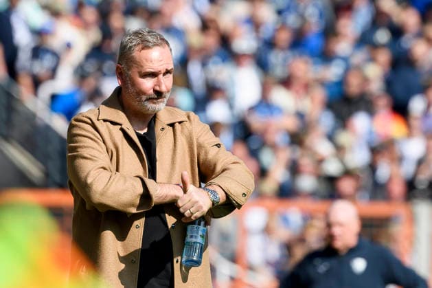 Coach Tim Walter Holstein Kiel gestures during the 2 Bundesliga match between VfL Bochum and Holstein Kiel, Vonovia Ruhrstadion on March 22, 2026 in Bochum, Germany Photo by Max Maiwald DeFodi Images Trainer Tim Walter Holstein Kiel gestures during the 2 Bundesliga match between VfL Bochum and Holstein Kiel at Vonovia Ruhrstadion on March 22, 2026 in Bochum, Germany Photo by Max Maiwald DeFodi Images Photo by Max Maiwald DeFodi Images