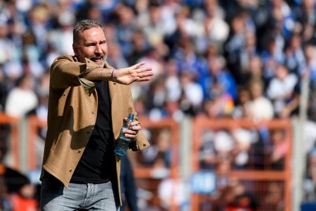 Coach Tim Walter Holstein Kiel gestures during the 2 Bundesliga match between VfL Bochum and Holstein Kiel, Vonovia Ruhrstadion on March 22, 2026 in Bochum, Germany Photo by Max Maiwald DeFodi Images Trainer Tim Walter Holstein Kiel gestures during the 2 Bundesliga match between VfL Bochum and Holstein Kiel at Vonovia Ruhrstadion on March 22, 2026 in Bochum, Germany Photo by Max Maiwald DeFodi Images Photo by Max Maiwald DeFodi Images