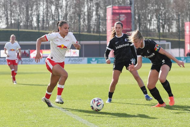 Google Pixel Women Bundesliga, RB Leipzig SC Freiburg 22 03 2026 Lisa Baum 11, RB Leipzig vs Captain Lisa Karl 2, SC Freiburg Soccer, Google Pixel Women Bundesliga, Season 2025 2026, 21 Matchday RB Leipzig vs SC Freiburg on 22 03 2026, Training Center Cottaweg, Leipzig DFB REGULATIONS PROHIBIT ANY USE OF PHOTOGRAPHS AS IMAGE SEQUENCES AND OR QUASI VIDEO Copyright: xBEAUTIFULxSPORTS JanxKaeferx