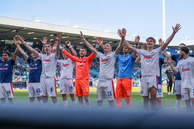 22 03 2026, Soccer, 2 Bundesliga, Matchday 27, VfL Bochum 1848 Holstein Kiel The players of Holstein Kiel celebrate the 2 3 victory in Bochum Bochum Vonovia Ruhrstadion NRW Germany xRHR PHOTO DEx Copyright: DennisxEwert RHR-FOTOx RHR-FOTO DE
