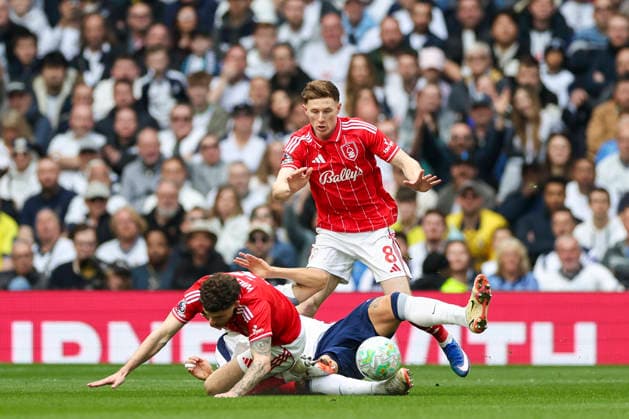 Tottenham Hotspur v Nottingham Forest, Premier League Nottingham Forest midfielder Elliot Anderson (8) during the Tottenham Hotspur v Nottingham Forest Premier League match at the Tottenham Hotspur Stadium, London, England on 22 March 2026 Credit: Phil Duncan Every Second Media Editorial use only. All images are copyright Every Second Media Limited. No images may be reproduced without prior permission. All rights reserved. Premier League and Football League images are subject to licensing agreements with Football DataCo Limited. see https: www.football-dataco.com Copyright: xIMAGO EveryxSecondxMediax ESM-1867-0024 PhilxDuncanx xEveryxSecondxMediax