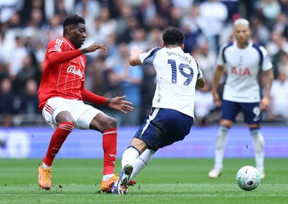 Dominic Solanke of Tottenham Hotspur is fouled by Ibrahim Sangare of Nottingham Forest Tottenham Hotspur v Nottingham Forest, Premier League, Football, Tottenham Hotspur Stadium, London, UK - 22 Mar 2026London Tottenham Hotspur Stadium United Kingdom EDITORIAL USE ONLY No use with unauthorised audio, video, data, fixture lists, club league logos or live services. Online in-match use limited to 120 images, no video emulation. No use in betting, games or single club league player publications.  Copyright: xMichaelxZemanek Shutterstockx 16783329aj