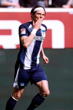 REESE Fabian Kapitaen Team Hertha BS cheers after his goal for 1 2 2 Soccer Bundesliga Season 2025 2026 Match Fortuna Duesseldorf Hertha BSC 2 5 on 22 03 2026 in Duesseldorf DFL REGULATIONS PROHIBIT ANY USE OF PHOTOGRAPHS as IMAGE SEQUENCES and or QUASI VIDEO Copyright: xLacixPerenyix