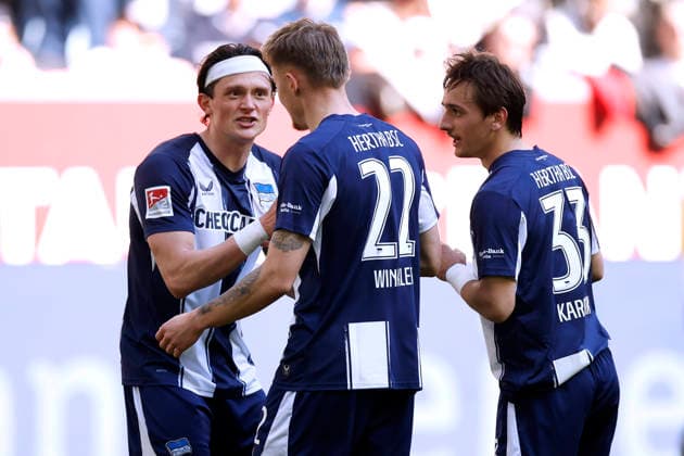 REESE Fabian Kapitaen Team Hertha BSC cheers with WINKLER Marten 2 Soccer Bundesliga Season 2025 2026 Match Fortuna Duesseldorf Hertha BSC 2 5 on 22 03 2026 in Duesseldorf DFL REGULATIONS PROHIBIT ANY USE OF PHOTOGRAPHS as IMAGE SEQUENCES and or QUASI VIDEO Copyright: xLacixPerenyix