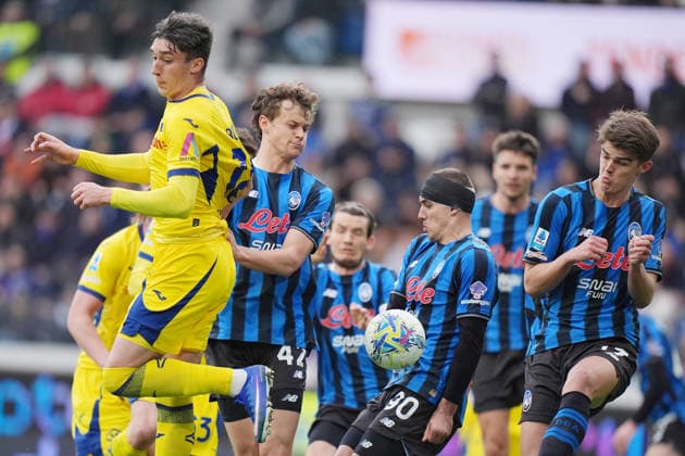 Atalanta s Charles De Ketelaere , Atalanta s Nikola Krstovic , Atalanta™s Giorgio Scalvini during the Serie A soccer match between Atalanta and Hellas Verona at the New Balance Arena in Bergamo , north Italy - Sunday , March 22 , 2026. - Soccer .  Copyright: xSpada LaPressex
