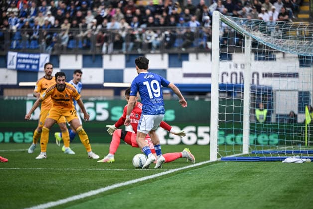 Como 1907 v Pisa SC - Serie A Nicolas Kuhn of Calcio Como in action during the Italian Serie A football match between Calcio Como and Pisa Sporting Club at the Giuseppe Senigallia stadium in Como, Italy, on March 22, 2026. Como Italy  Copyright: xTizianoxBallabiox originalFilename:ballabio-calcioco260322_npGAY.jpg
