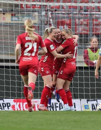 22 03 2026 Soccer season 2025 2026 1 Women Soccer Bundesliga 21 Matchday 1 FC Nürnberg FCN Club 1 FC Köln Sportfoto Zink DaMa xdaxmax Jubel Freude Torjubel nach Tor zum 0 1 Laura Donhauser 25, 1 FC Köln und Mannschaft Team jubiliert freue sich Torschütze Laura Donhauser 25, 1 FC Köln
