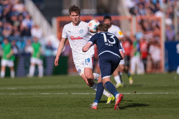 22 03 2026, Soccer, 2 Bundesliga, Matchday 27, VfL Bochum 1848 Holstein Kiel v l Phil Harres Holstein Kiel , Oliver Olsen VfL Bochum 1848 Bochum Vonovia Ruhrstadion NRW Germany xRHR PHOTO DEx Copyright: DennisxEwert RHR-FOTOx RHR-FOTO DE