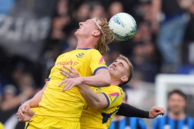 Verona™s Unai Nunez , Verona™s Nicolas Valentini during the Serie A soccer match between Atalanta and Hellas Verona at the New Balance Arena in Bergamo , north Italy - Sunday , March 22 , 2026. - Soccer .  Copyright: xSpada LaPressex