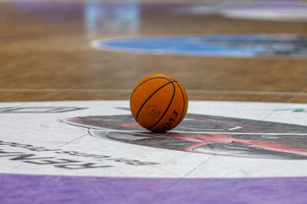 ProA, BG Goettingen vs Artland Dragons, Sparkassen Arena Goettingen 22 03 2026 ProA, Goettingen, Germany 22 03 2026 A resting basketball during a timeout, Barmer ProA 2 Basketball Bundesliga, Game of BG Goettingen vs Artland Dragons, Sparkassen Arena Goettingen Copyright: xBEAUTIFULxSPORTS Freudensteinx