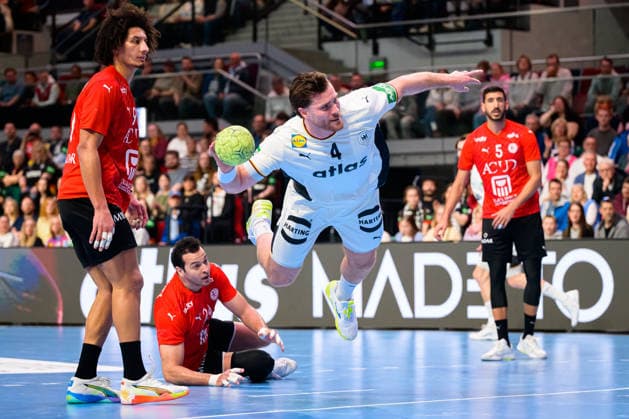 Bremen Handball International Germany Egypt v li Ali Zein Egypt , Johannes Golla Germany Bremen ÖVB Arena Germany