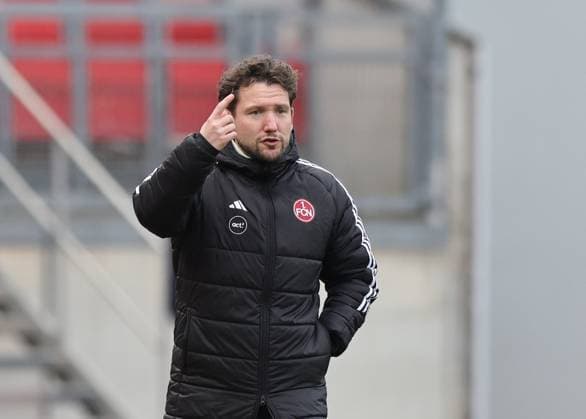 22 03 2026 Soccer Season 2025 2026 1 Women Soccer Bundesliga 21 Matchday 1 FC Nürnberg FCN Club 1 FC Köln Sportfoto Zink DaMa xdaxmax Thomas Oostendorp Coach 1 FC Nürnberg FCN indicates gestures directs gives instructions