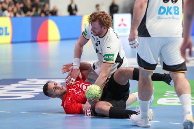 22 03 2026, xgox, handball, European Championship qualification, Germany Egypt emspor v l Nabil Sherif Egypt, 2 , Tom Kiesler Germany, 30 duel, duel, fight, tackle Bremen