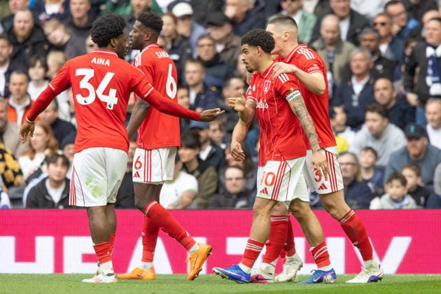 Tottenham Hotspur v Nottingham Forest, Premier League, Football, Tottenham Hotspur Stadium, London, UK - 22 Mar 2026 Morgan Gibbs-White of Nottingham Forest FC (10) celebrates with teammates after he scores the second goal of the game London Tottenham Hotspur Stadium Tottenham GBR, UK NEWSPAPERS OUT Copyright: xEllixBirchx