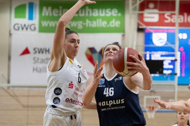 Toyota DBBL 2025 2026 Syntainics MBC vs TK Hannover Luchse Halle Saale, Germany 22 March 2026 In the picture from left in duel Marie Reichert Hannover and Romy Bär Baer Halle Halle Saale swh Arena Sachsen Anhalt Germany