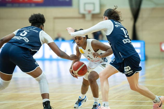 Khalis Cain Lions, 5 , Lashae Dwyer Luchse, 2 , Katelyn Shumate Lions, 14 , Syntainics MBC vs TK Hannover Luchse, Women, Basketball, 1 Bundesliga, DBBL, Main Round, 21 Matchday, Season 2025 26, 22 03 2026 Halle SWH Arena Sachsen Anhalt Germany
