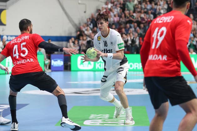 22 03 2026, xgox, handball, European Championship qualification, Germany Egypt emspor v l Julian Koester Germany, 18 Bremen