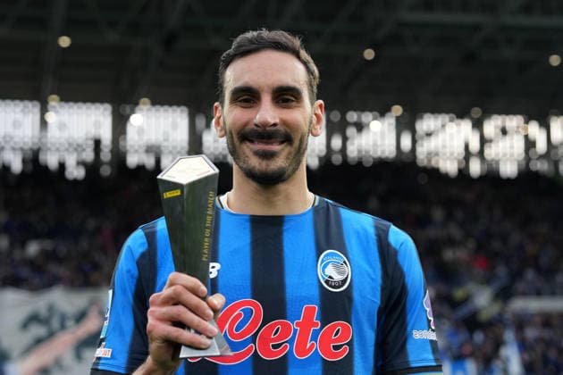 Atalanta™s Davide Zappacosta Panini player of the match during the Serie A soccer match between Atalanta and Hellas Verona at the New Balance Arena in Bergamo , north Italy - Sunday , March 22 , 2026. - Soccer .  Copyright: xSpada LaPressex
