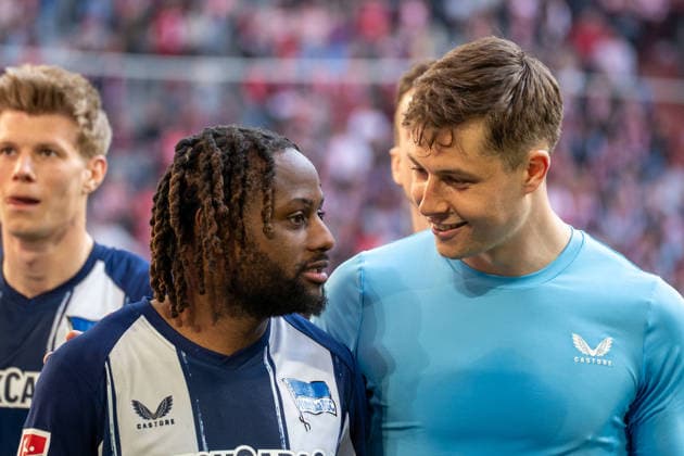 Germany 2 Bundesliga 2025 26 Fortuna Düsseldorf vs Hertha BSC, Matchday 27 22 03 2026 MERKUR SPIEL ARENA Düsseldorf after the match Tjark Ernst Hertha BSC,1 and Deyovaisio Zeefuik Hertha BSC,42 Copyright: xOrhanxHabashx