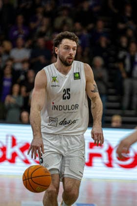 ProA, BG Goettingen vs Artland Dragons, Sparkassen Arena Goettingen 22 03 2026 ProA, Goettingen, Germany 22 03 2026 Ben Burnham Artland Dragons, 25 on the dribble, Barmer ProA 2 Basketball Bundesliga, Game of BG Goettingen vs Artland Dragons, Sparkassen Arena Goettingen Copyright: xBEAUTIFULxSPORTS Freudensteinx