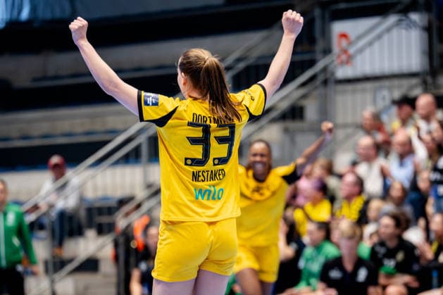 Hamm, 22 03 2026, Handball, Women, EHF Champions League, Play offs, 2025 2026 BVB Borussia Dortmund FTC Rail Cargo Hungaria Guro Nestaker BVB, 33 cheers after a goal Hamm Westpress Arena NRW Germany