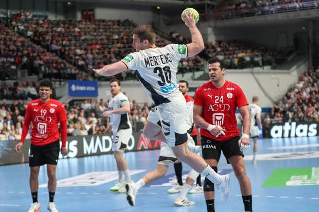 22 03 2026, xgox, handball, European Championship qualification, Germany Egypt emspor v l Lukas Mertens Germany, 36 throws goal, goal scorer, scores goal, scores the goal Bremen