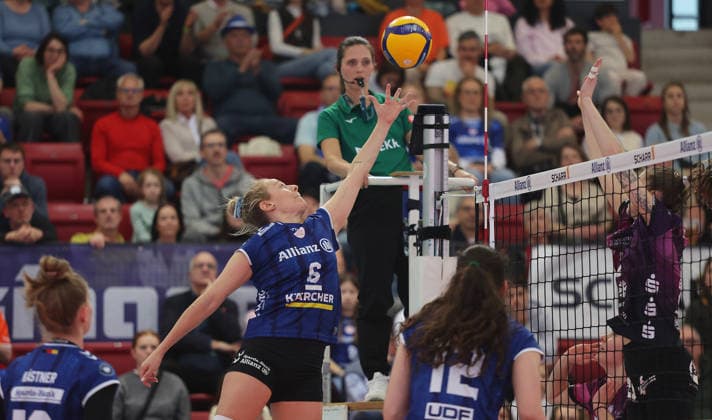 Stuttgart , Bundesliga Volleyball quarterfinals match 1 , Allianz MTV Stuttgart vs Schwarz Weiß Erfurt , Antonia Stautz Stgt
