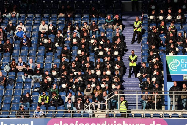Fussball, 3.Liga Saison 2025 2026 30. Spieltag MSV Duisburg - TSV 1860 München 22.03.2026, schauinsland-reisen-arena Polizisten im Stadion Duisburg schauinsland-reisen-arena Nordrhein-Westfalen Deutschland *** sports, football, 3 league season 2025 2026 30 matchday MSV Duisburg TSV 1860 Munich 22 03 2026, schauinsland reisen arena police officers at Duisburg stadium schauinsland reisen arena North Rhine-Westphalia Germany