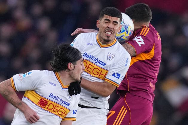 Lecce™s Danilo Veiga Roma™s Lorenzo Pellegrini during the Serie A EniLive soccer match between Roma and Lecce at the Rome s Olympic stadium, Italy - Sunday March 22, 2026 - Soccer ( Photo by Alfredo Falcone LaPresse )  Copyright: xAlfredoxFalcone LaPressex