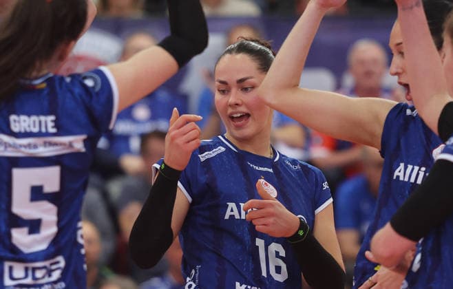 Stuttgart , Bundesliga Volleyball Quarterfinals Game 1 , Allianz MTV Stuttgart vs Schwarz Weiß Erfurt , Mikala Mogensen Stgt