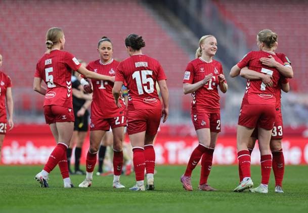 22 03 2026 Soccer season 2025 2026 1 Women Soccer Bundesliga 21 Matchday 1 FC Nürnberg FCN Club 1 FC Köln Sportfoto Zink DaMa xdaxmax cheering joy after the end of the match Team Team of 1 FC Köln celebrates rejoicing joy