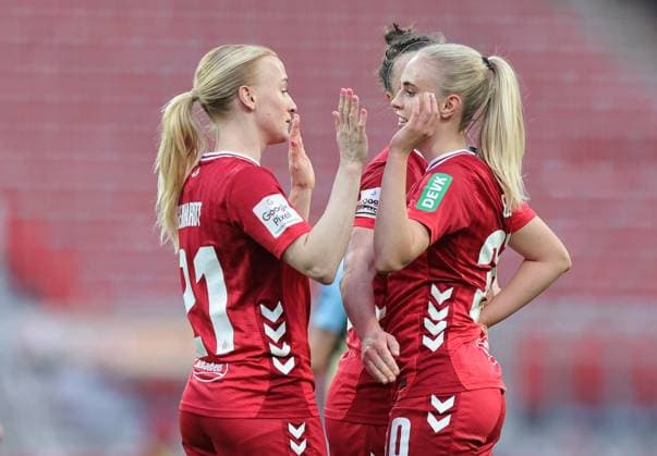 22 03 2026 Soccer Season 2025 2026 1 Women Soccer Bundesliga 21 Matchday 1 FC Nürnberg FCN Club 1 FC Köln Sportfoto Zink DaMa xdaxmax Cheering joy after the end of the match Anna Gerhardt 21, 1 FC Köln Carolin Elsen 20, 1 FC Köln