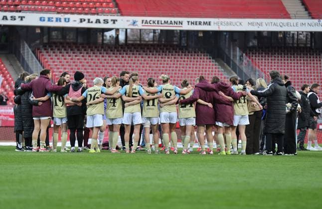 22 03 2026 Soccer Season 2025 2026 1 Womens Soccer Bundesliga 21 Matchday 1 FC Nürnberg FCN Club 1 FC Köln Sportfoto Zink DaMa xdaxmax Team Team of FCN disappointed Disappointment in the team circle Team circle after the end of the match