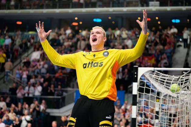 Bremen Handball International Germany Egypt Goalkeeper David Späth David Spaeth Germany Cheers Joy Emotion Bremen ÖVB Arena Germany
