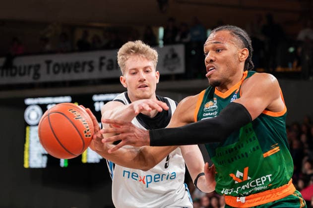 George King Gladiators Trier, 94 in duel with Zsombor Maronka Veolia Towers Hamburg, 05 , GER, Veolia Towers Hamburg vs VET CONCEPT Gladiators Trier, Basketball, Bundesliga, Matchday 15, Season 2025 2026, 22 03 2026 GER, Veolia Towers Hamburg vs VET CONCEPT Gladiators Trier, Basketball, Bundesliga, Matchday 15, Season 2025 2026, 22 03 2026 Hamburg Copyright: xEibner-Pressefoto MaxxVincenx EP_MVN