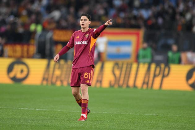 22nd March 2026, Stadio Olimpico, Rome, Italy; Serie A Football; Roma versus Lecce; Niccolo Pisilli of AS Roma sends instructions  AllShotLive Content restricted for UK based newspaper