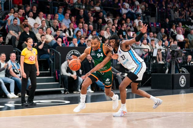 George King Gladiators Trier, 94 dribbling against Karl Gamble Veolia Towers Hamburg, 27 , GER, Veolia Towers Hamburg vs VET CONCEPT Gladiators Trier, Basketball, Bundesliga, Matchday 15, Season 2025 2026, 22 03 2026 GER, Veolia Towers Hamburg vs VET CONCEPT Gladiators Trier, Basketball, Bundesliga, Matchday 15, Season 2025 2026, 22 03 2026 Hamburg Copyright: xEibner-Pressefoto MaxxVincenx EP_MVN