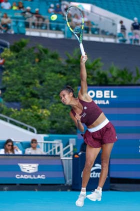 MIAMI GARDENS, FL - MARCH 22: Leylah Fernandez (CAN) in action during her women™s third round singles match against Jessica Pegula (USA) at the Miami Open on March 22, 2026, at Hard Rock Stadium in Miami Gardens, Florida,(Photo by Chris Arjoon Icon Sportswire) TENNIS: MAR 22 Miami Open EDITORIAL USE ONLY Icon2603220010009