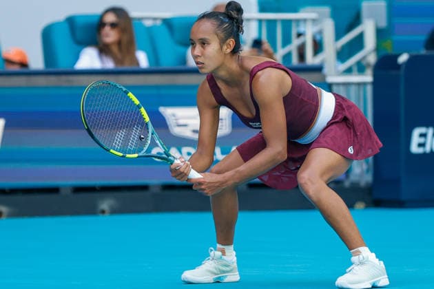 MIAMI GARDENS, FL - MARCH 22: Leylah Fernandez (CAN) in action during her women™s third round singles match against Jessica Pegula (USA) at the Miami Open on March 22, 2026, at Hard Rock Stadium in Miami Gardens, Florida,(Photo by Chris Arjoon Icon Sportswire) TENNIS: MAR 22 Miami Open EDITORIAL USE ONLY Icon2603220010024